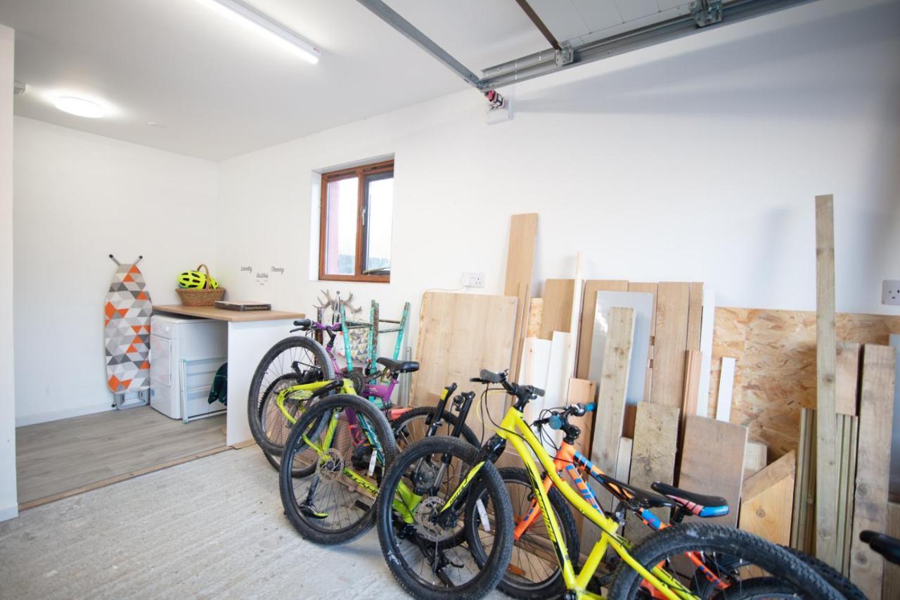 Allt Mor Rentals - Chalet With Hot Tub, And Studio Apartment No Hot Tub 로이브리지 외부 사진